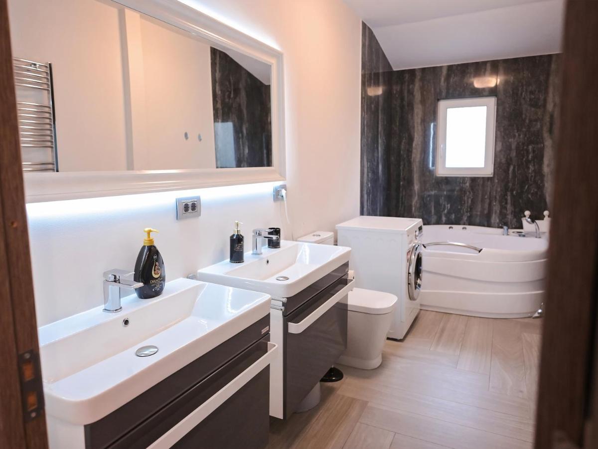 Ase Premium House Villa Сучеава Екстериор снимка