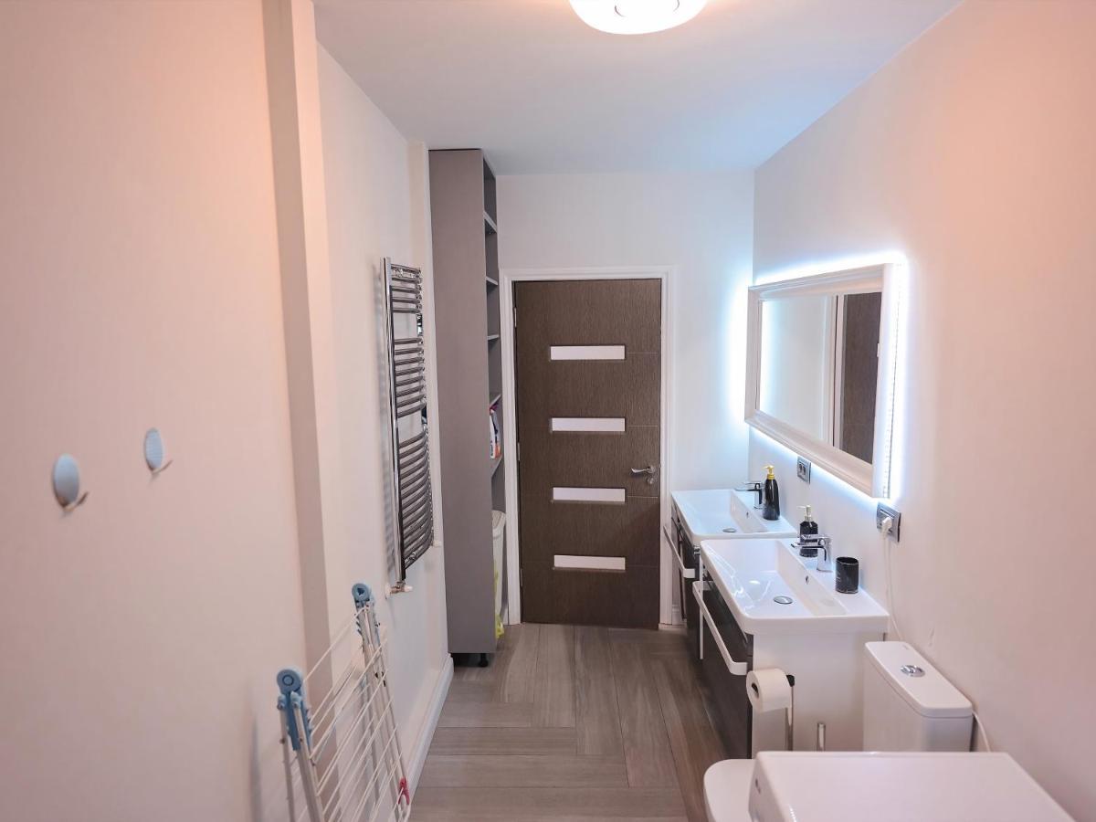 Ase Premium House Villa Сучеава Екстериор снимка